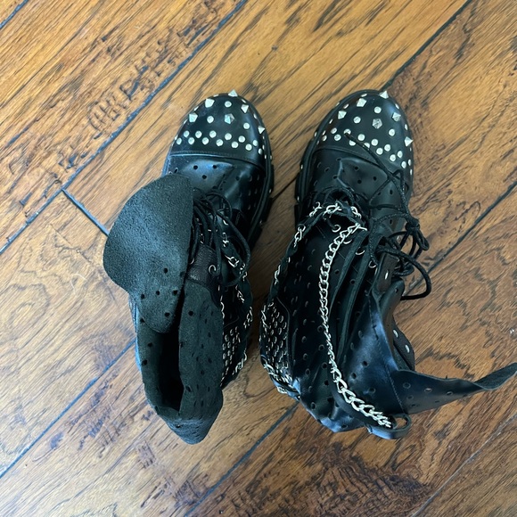 Studded chain leather goth metallic spike black boots - Picture 5 of 5